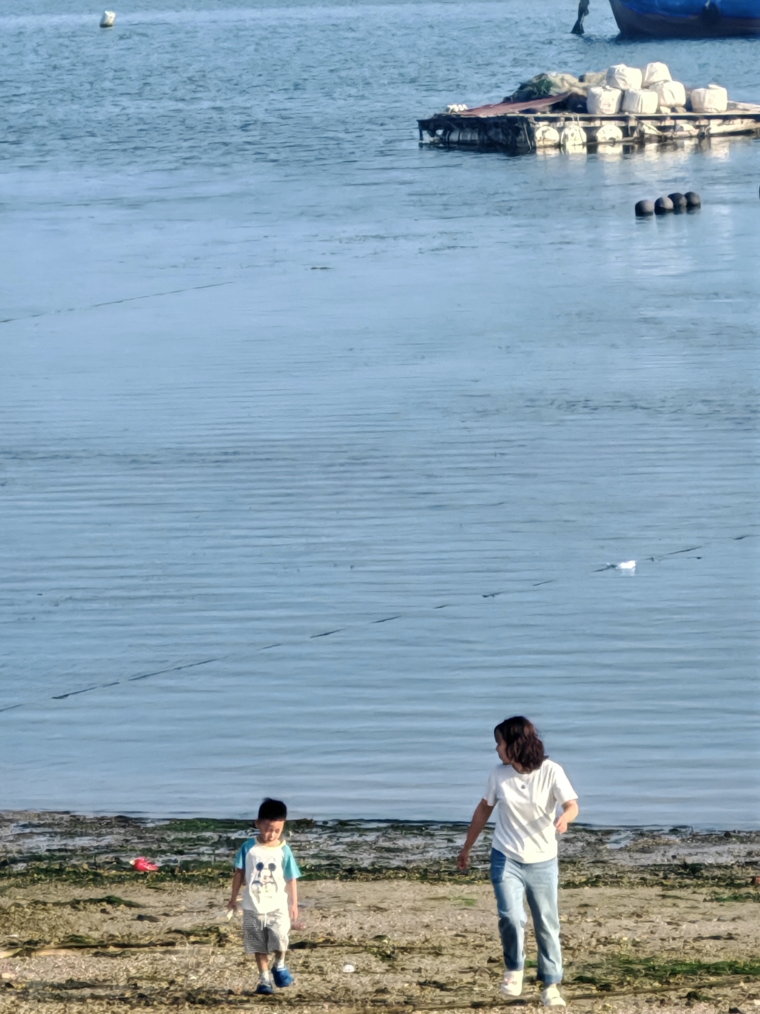 海边散步